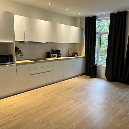 Luxury Park By Rikas Apartment *